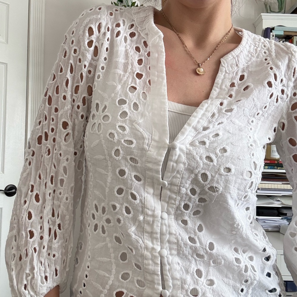 Elegant White Eyelet Blouse - Picture 2 of 3